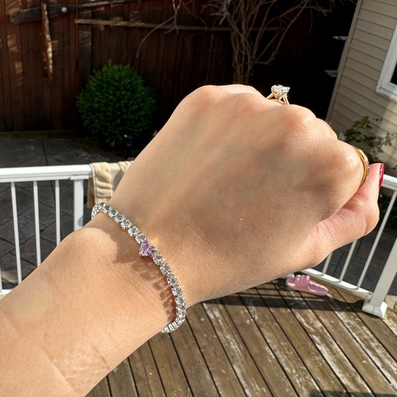 Sparkly Tennis Bracelet with Heart - Picture 5 of 6